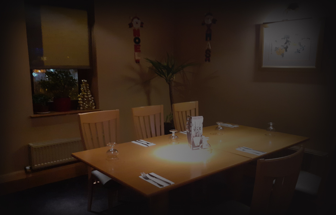 Royal Pacific dining table